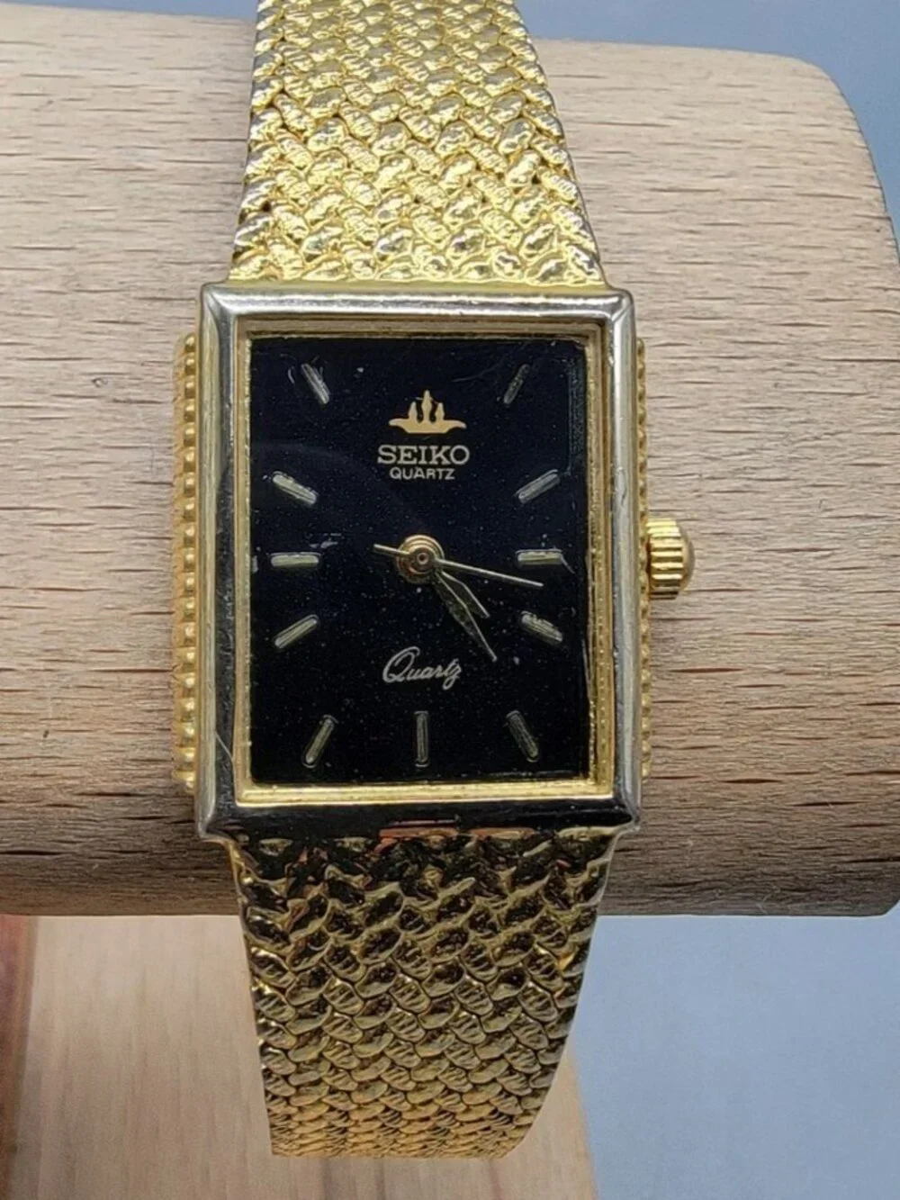Seiko Galaxy Ladies Tank Watch VTG 1992 Gold Plated Black Dial 20mm 6